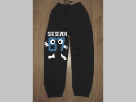 Six Seven 67 - čierne detsk&eacute; tepl&aacute;ky s tlačen&yacute;m logom